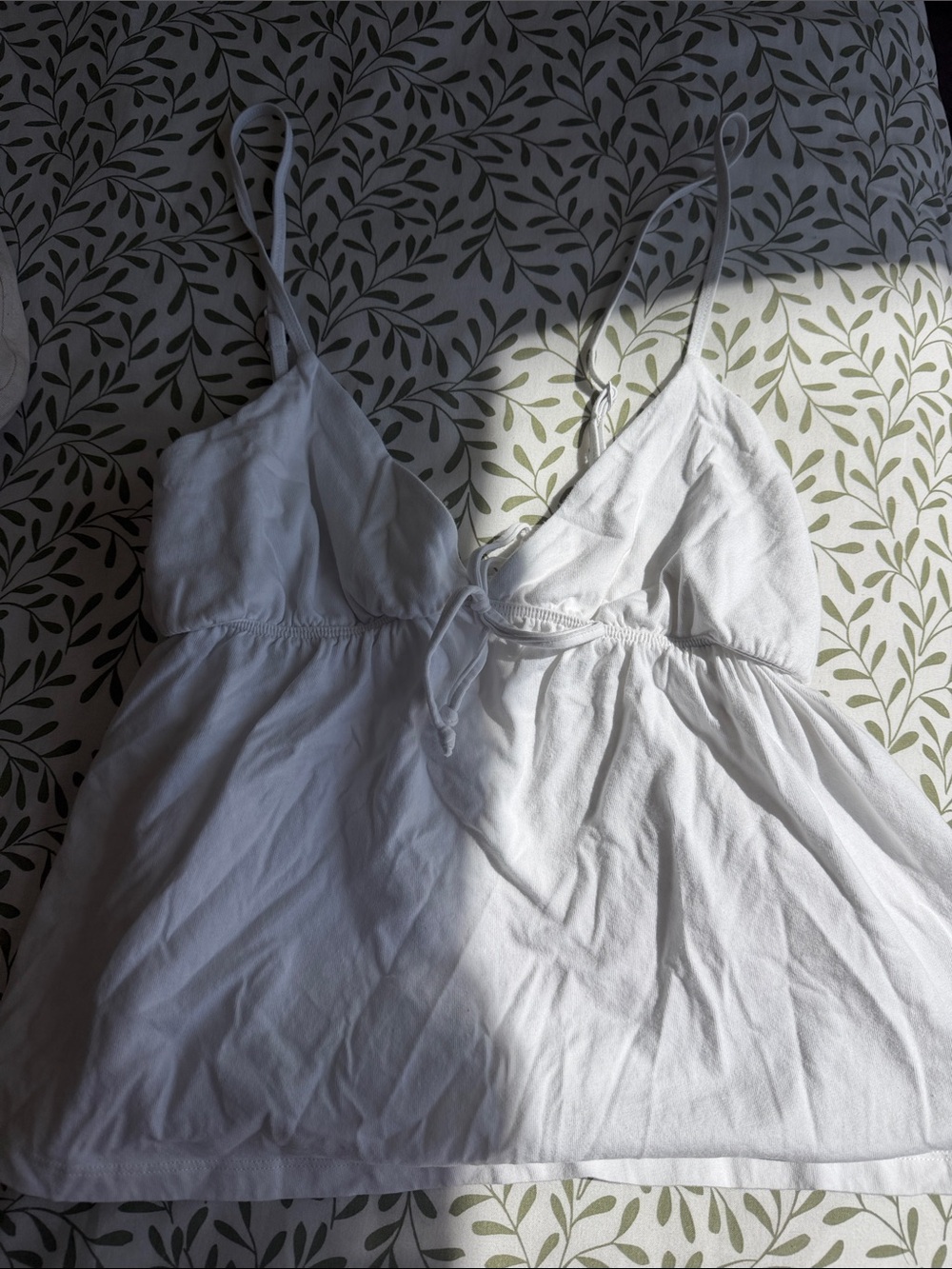 Aritizia White Women's Tank with Tie Front